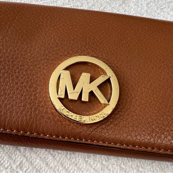 MICHAEL Michael Kors Camel Leather Fulton Flap Continental Wallet - Picture 2 of 8